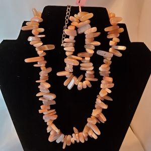 Nwt RARE Rose Quartz chip necklace with bracelet
